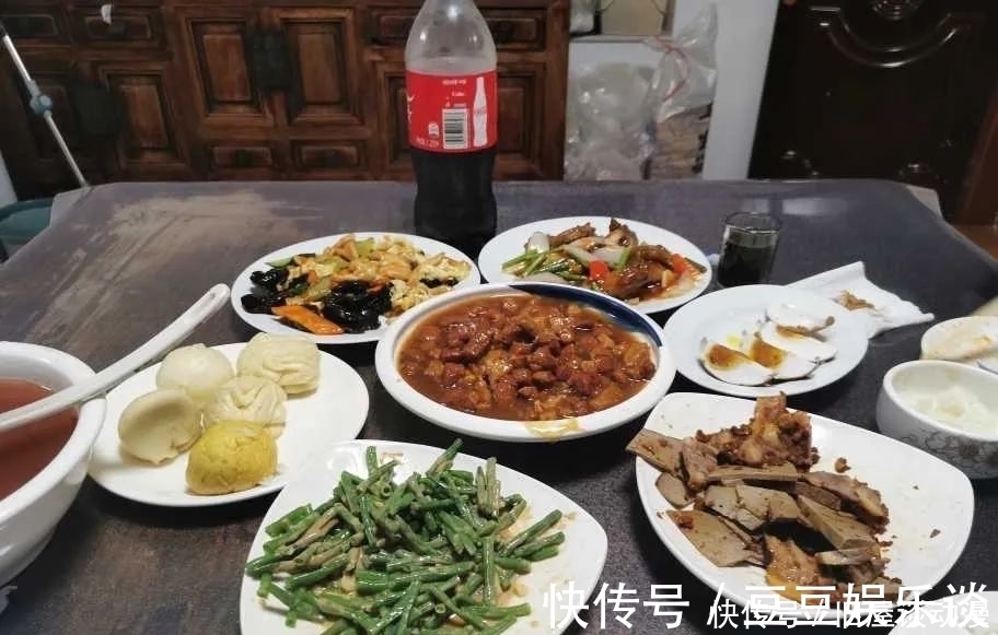 手工|你没见过的直播|文能制作手办 武能擒拿格斗 这样的小姐姐实在Cool