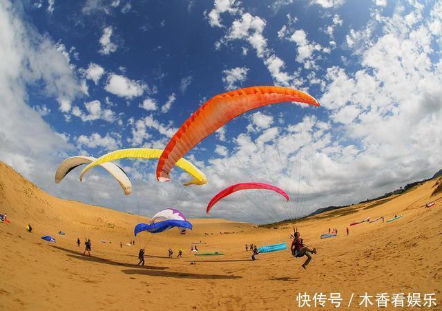 全球唯一保护沙漠的国家,为防止沙漠变绿洲,每天“人工拔草”