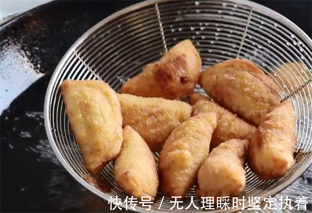 炸油糕不用买，教你在家就能做，外酥里糯，口感香甜，超好吃
