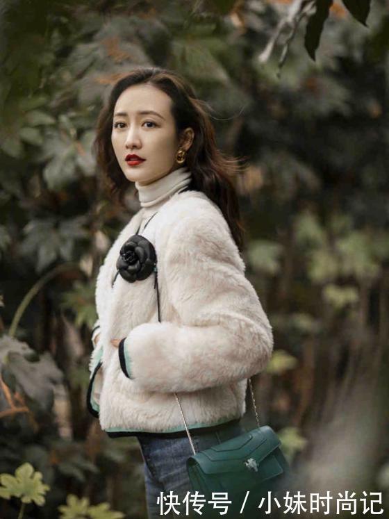 与流量小花不同, 王鸥美得明艳又大气, 38岁身材状态双在线