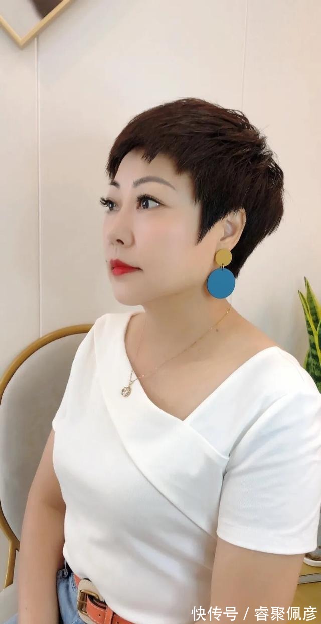 时尚|女士短发别乱剪,我推荐这4种,剪完让你大不一样