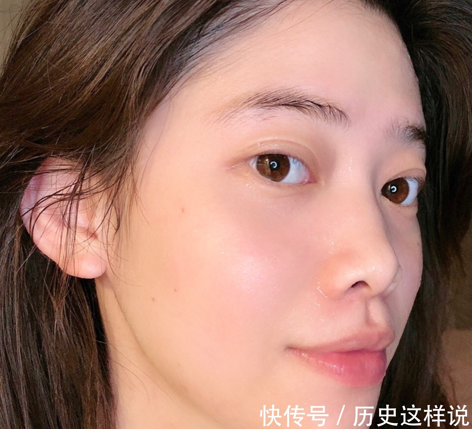 小姐姐 常见的女性护肤误区:不更换护肤品,面膜使用频繁,很是伤皮肤!