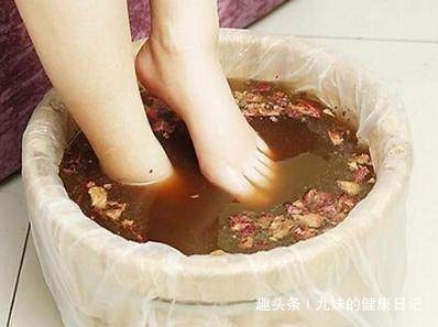 脚臭|秋冬季节,睡前用此物泡脚,湿气没了,失眠好了,脚臭脚痒远离你