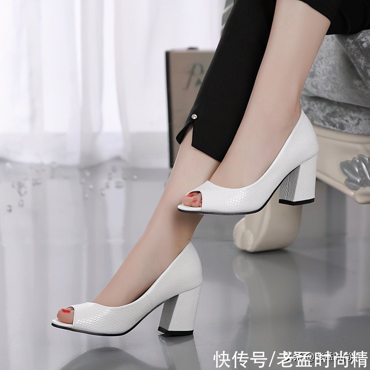 高跟鞋|炎炎夏日,高跟鞋太累,这样的鞋更适合时尚的你