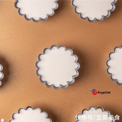 平底烤盘|酸甜软糯糯，奶香浓郁！冰冰凉糯米糕，免烤