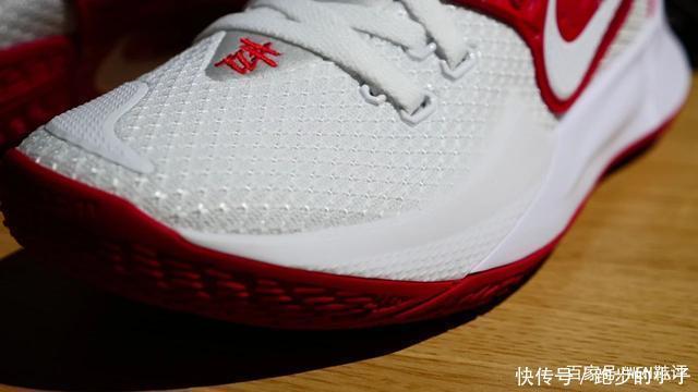  600块前后掌双气垫！Nike再次诠释团队款比签名鞋好