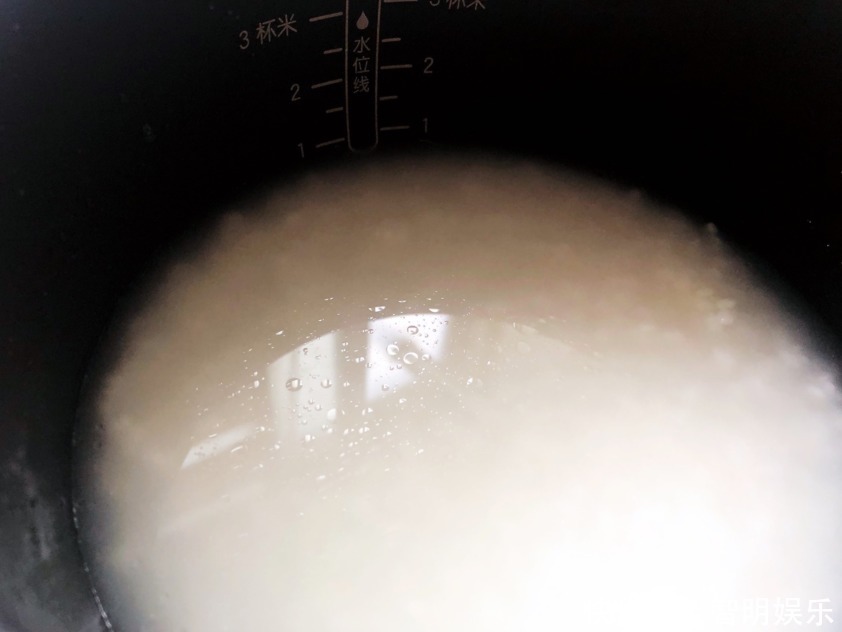 蒸米饭,外行只会加水!多加2样,蒸得更快,香软可口,粒粒分明