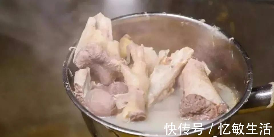高嘌呤|高嘌呤食物大排名:不想肾早衰,劝你最好别乱吃,当心尿酸飙升