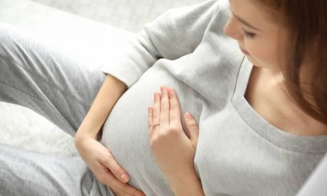 全家|45岁高龄妈妈生二胎,23岁儿子举手赞成,孩子出生之后全家沉默了