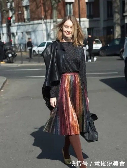 舒适感 今秋尽量少穿“打底裤”,太土!流行“着压袜”,时髦舒适又百搭