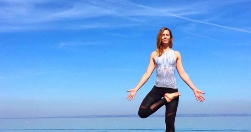 右脚跟|生活需要慢慢品味，早上不如练练瑜伽，舒展全身，让你神清气爽