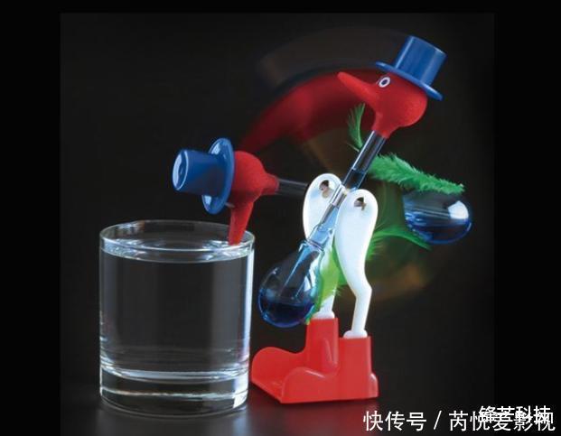 智慧的结晶！中国古人发明的饮水鸟，“让爱因斯坦也吃惊的玩具”