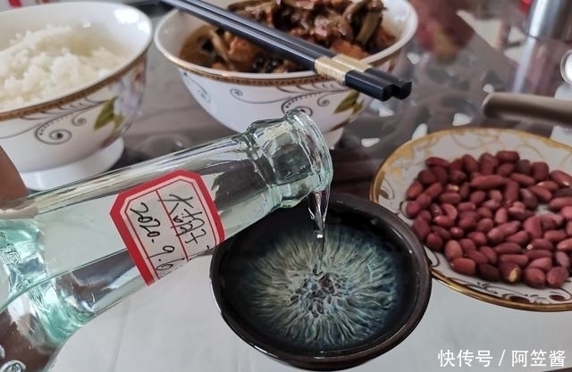 商品|酒精酒已经被淘汰,商品酒成了粮食酒,是真的改变还是只换马甲