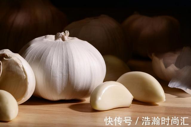 大蒜切两片，在眉毛上擦几下会如何呢？不妨一起来了解下