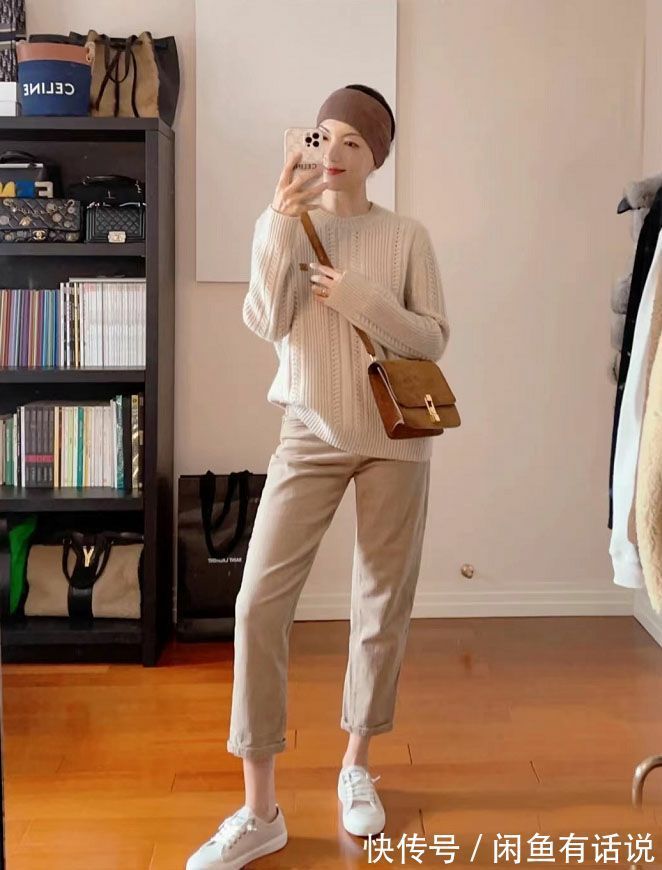 穿搭 50岁阿姨穿得比年轻人还时髦,早春毛衣跟她选这4种色,优雅减龄