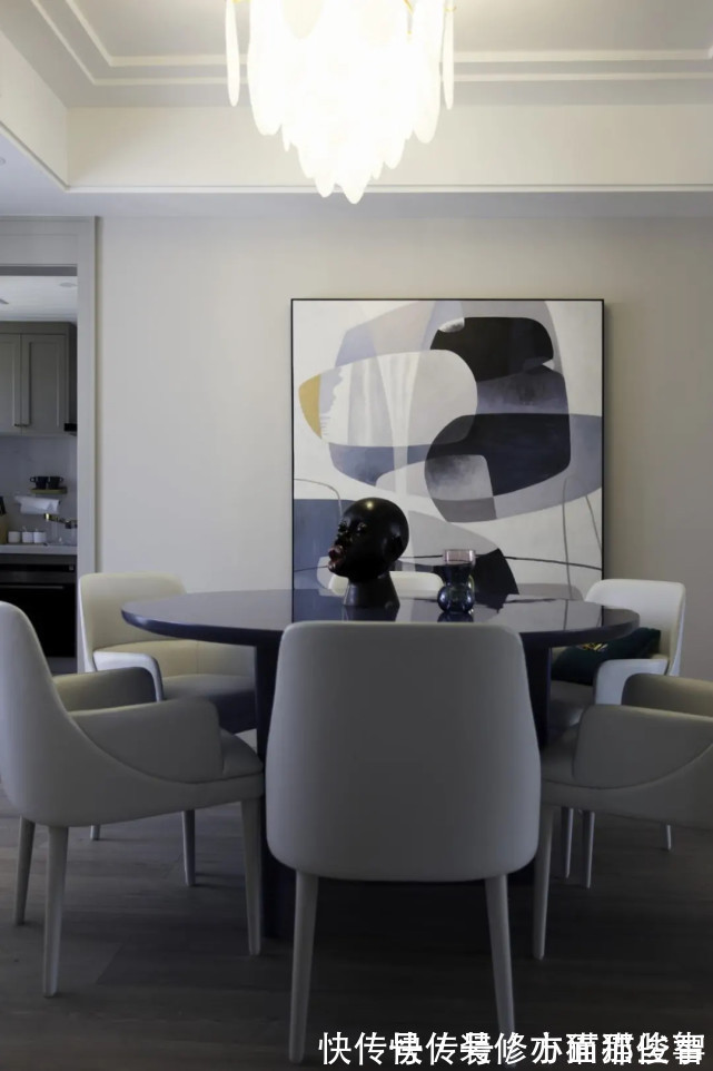 客厅|180平现代风三居室,黑白配的斑马纹茶几是客厅的亮眼的存在