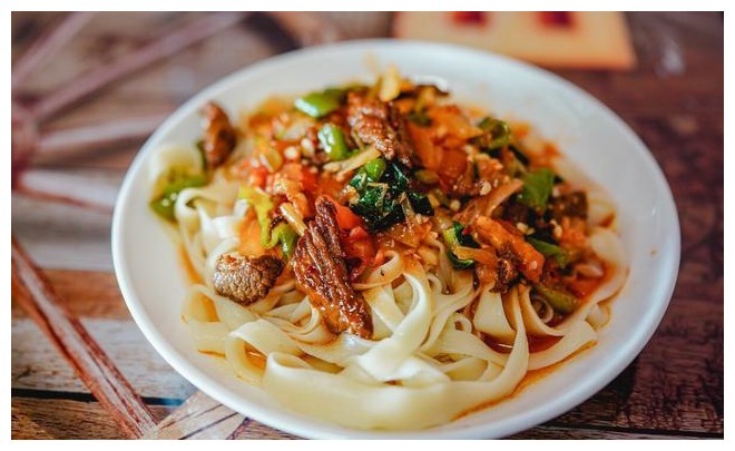 羊肉别总涮着吃，5种做法，鲜美不膻还不腻，伏天多吃祛湿排毒