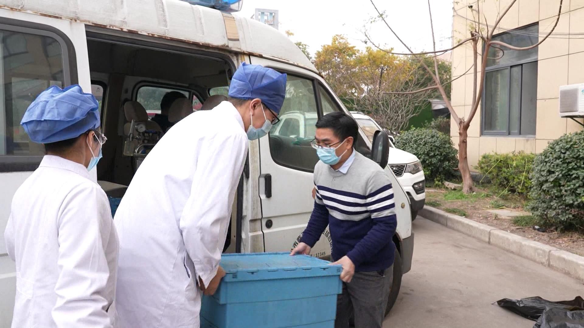 玉屏风胶囊|临平：中药汤剂送一线，凌晨3点派送1000+包免费中药！