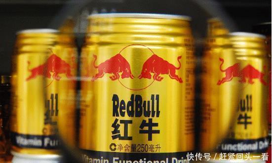 正版|最成功的“山寨饮料”请谢霆锋代言后逆袭,正版却成了陪衬品