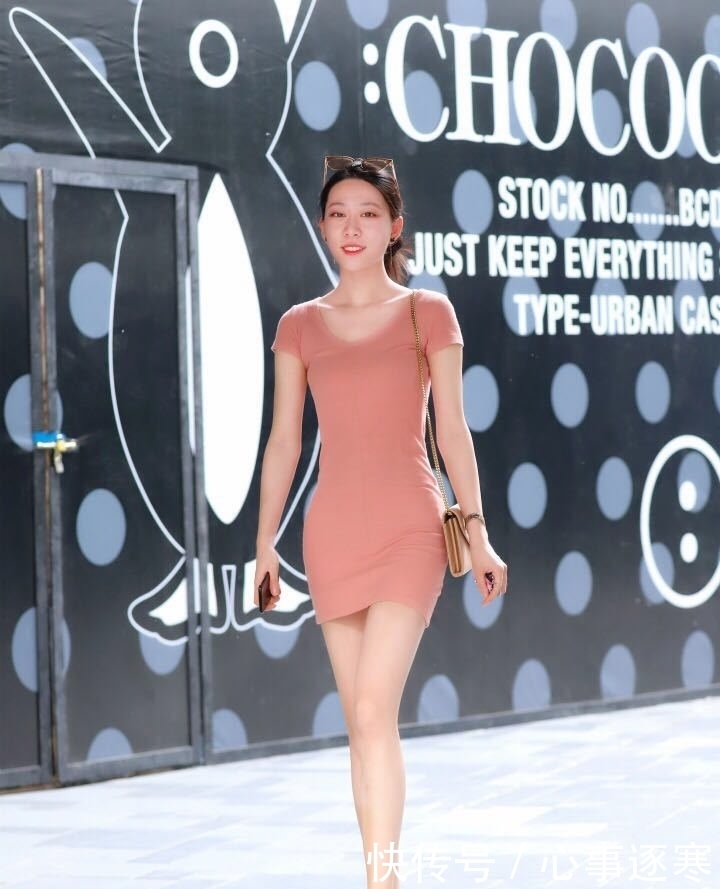 时尚|街拍:气场全开的美女,搭配有致平价单品穿出时髦感!