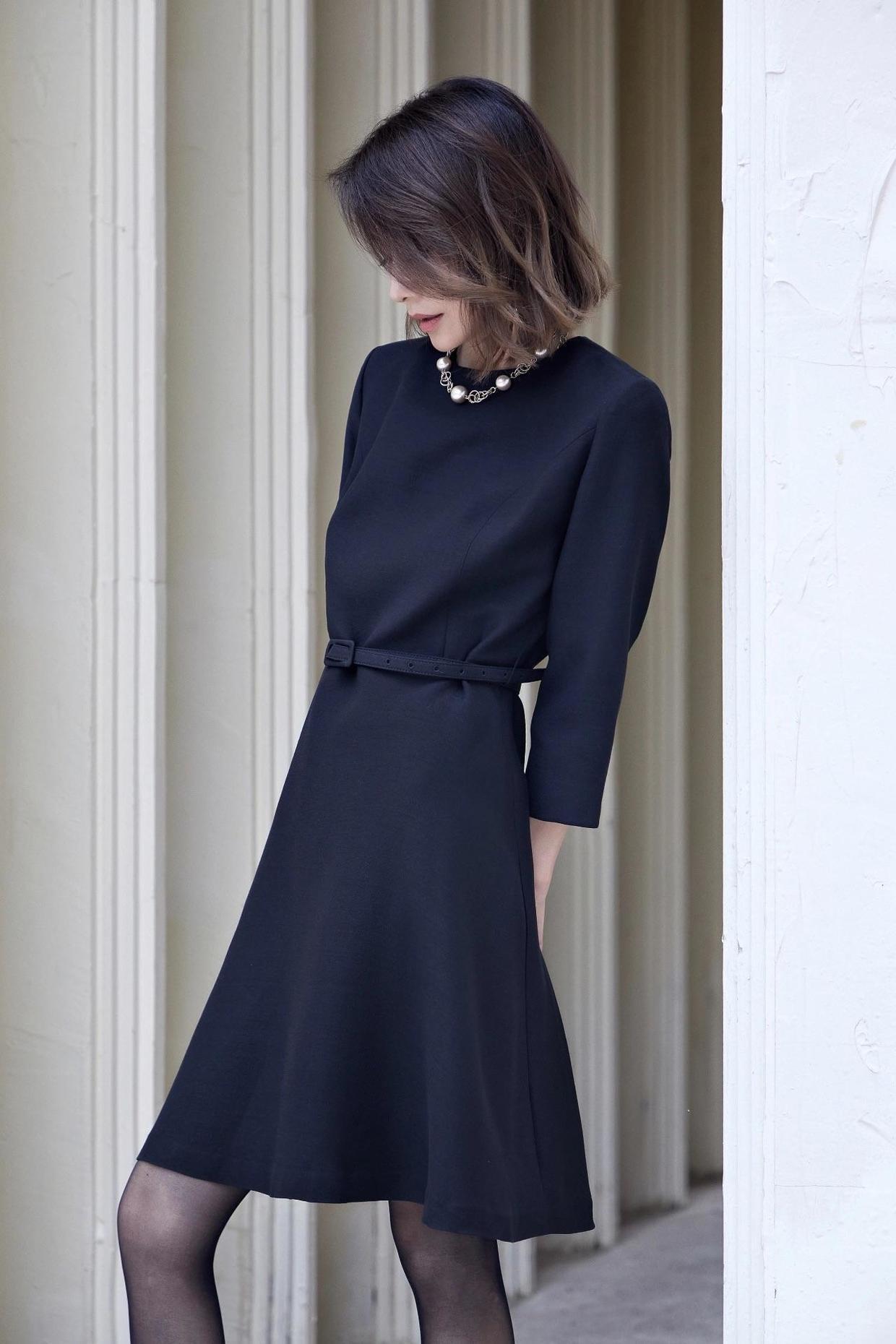 针织连衣裙 冬季穿搭没头绪?不妨试试这些纯黑色连衣裙,时髦百搭不挑人