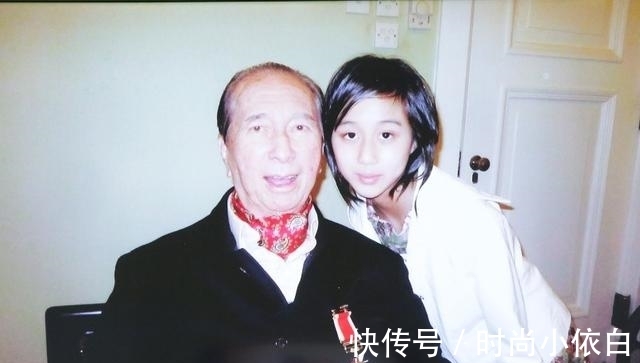 fendi|赌王四太年轻时真风光！左手翡翠戒指右手小金表，圆脸卷发太迷人