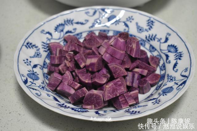 入秋|入秋了,早上喝粥好处多,五种食材煮粥,香滑浓稠,营养好消化