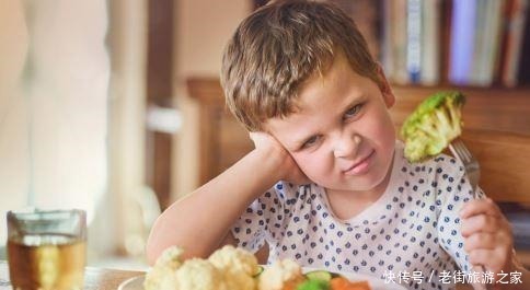 同事|长大后没出息的娃,吃饭时大多有这3种表现,第一种就让人反感