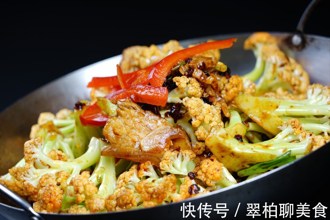 下饭|炒花菜好吃有诀窍,下锅前多做1步,出锅后又香又脆,十分下饭