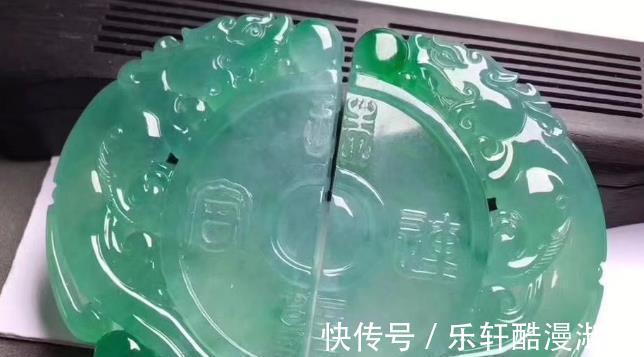 对儿|恋人之间想要送信物,何不选择翡翠首饰寓意忠贞永恒的爱情