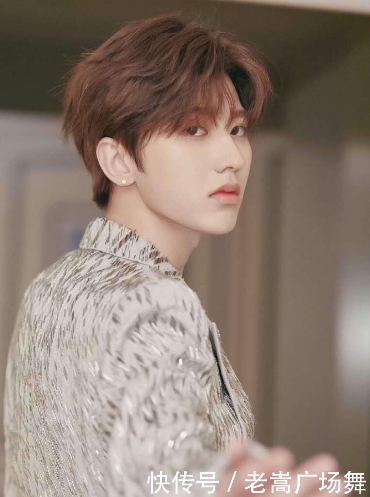 销量|巅峰对决蔡徐坤王一博谁才是内娱真顶流肖战不算在内