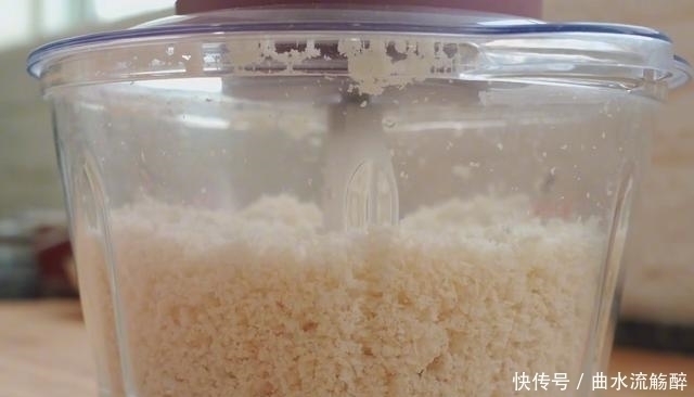 酥脆|炸肉丸有人放面粉,有人放淀粉,这才是正确做法,外酥里嫩超级香