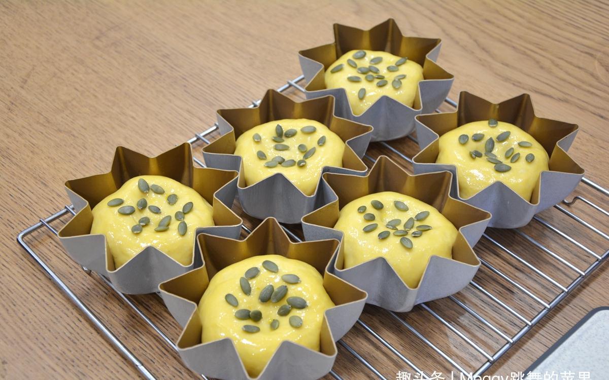 用南瓜做的面包就是好吃，配方快收藏，奶香浓郁香甜暄软