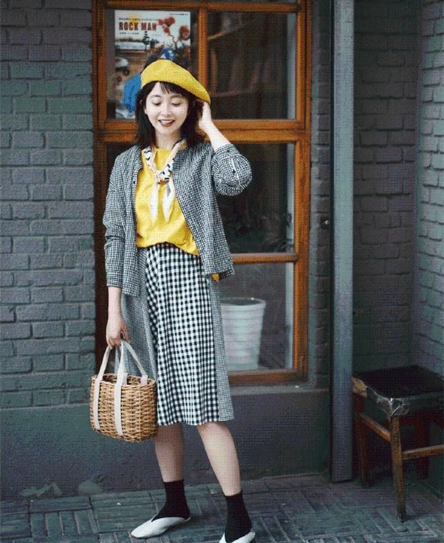 粉红色|黑白灰不仅仅百搭，与这4种“混色搭配”更高级