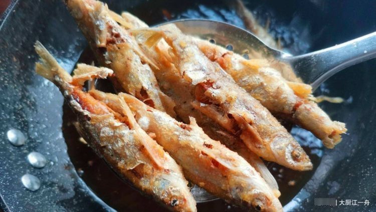 冬天是吃鱼的最好季节，教你4道美味鱼肉做法，天天都吃不重样