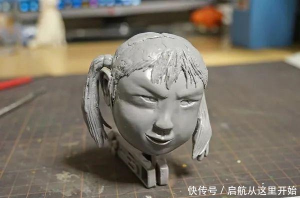 制作者|这位个人手办制作者,本想叫他大佬,但脱口而出竟是“深井冰”