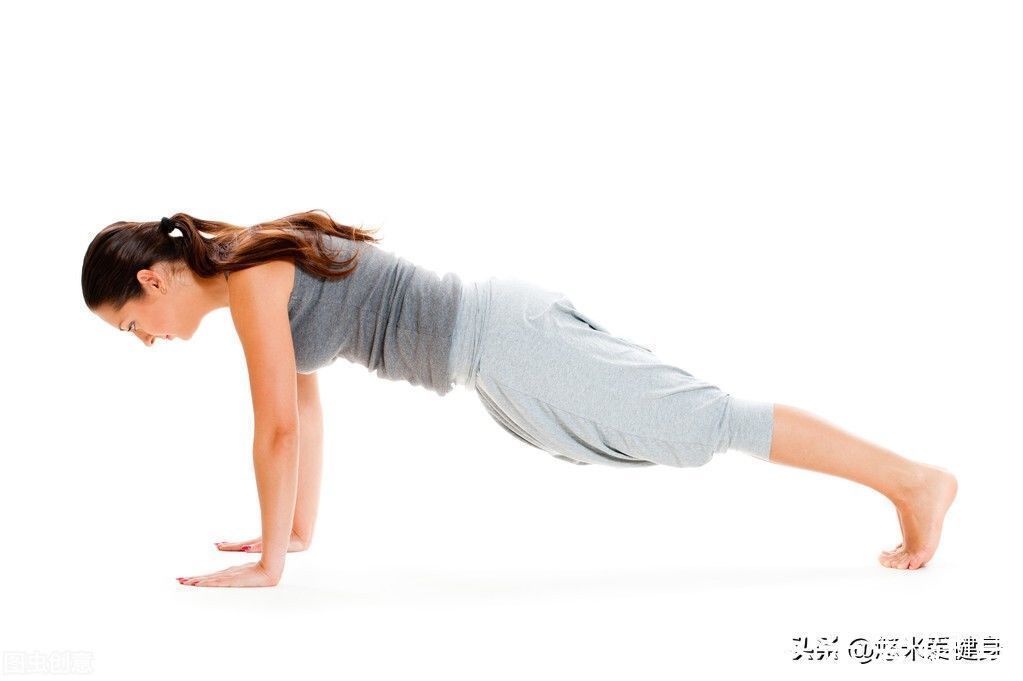 肩部|俯卧撑的正确姿势,做好4个细节,提升训练效果