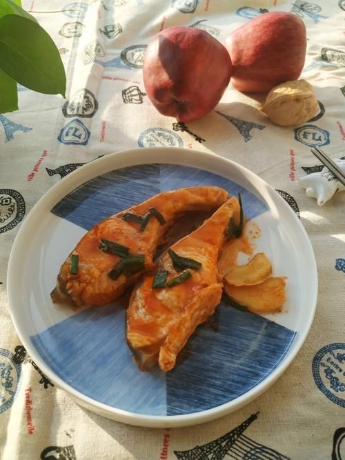  酸酸甜甜の番茄酿青鱼，开胃又下饭，无油