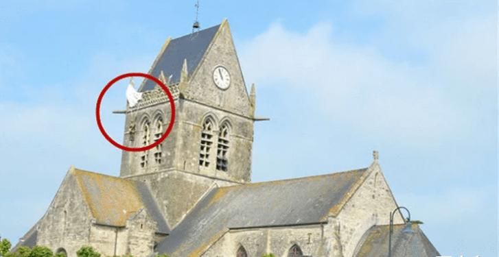 士兵|二战中一位美国空军装死保命，之后不仅获得嘉奖，还被后世铭记！