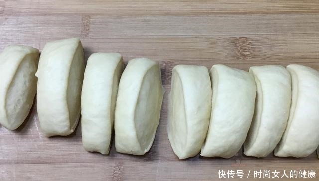 细腻|3个鸡蛋,一碗面粉,老阿姨教你做喜饼,口感细腻香甜柔软