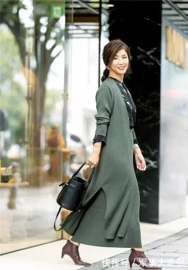 穿搭 减龄不等于“玩年轻”!中年女性如何穿搭不显老?日常穿搭示范