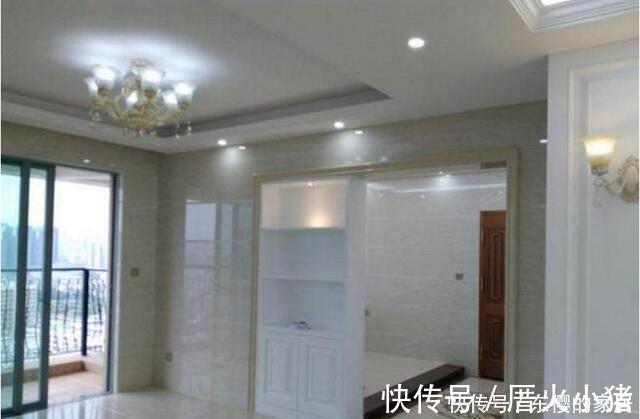 墙板|老公硬要全屋贴瓷砖,厕所装“蹲坑”,完工后大气极了,真实用