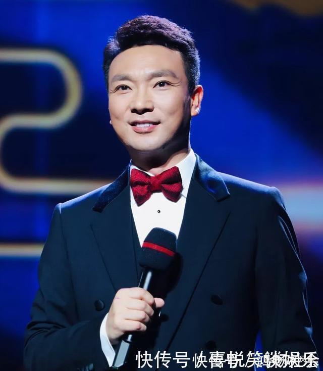 康辉$康辉的硬笔字劲力非凡,清秀洒脱,不愧是央视才子!