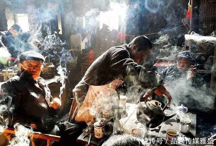 喝生水|为什么只有中国人才喝热水?有3个重要原因,很多国家却不具备