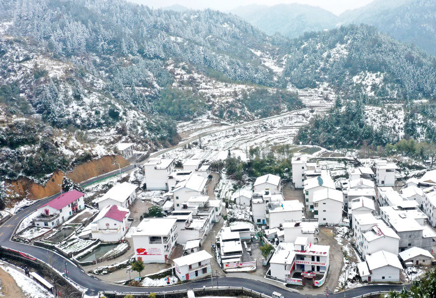 乐安|江西乐安：“彩绘村”雪景如画