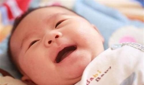 微笑|孩子智力发育情况,1岁内就有迹可循,有这3种表现多半是高智商