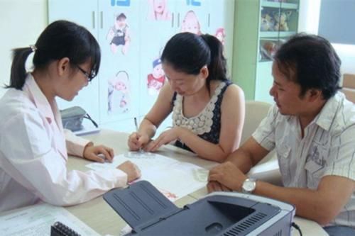 “助孕变成避孕”,29岁女性备孕3年没怀上,原因都出在手机上