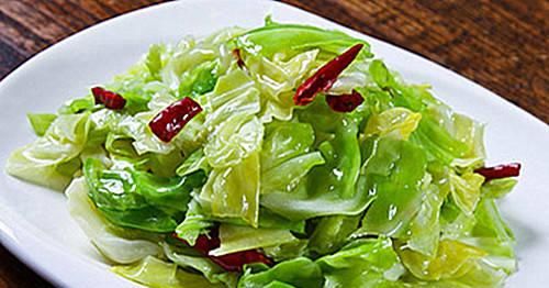 炒包菜，好多人一下锅就错了，多加一步，又香又脆比肉还好吃！