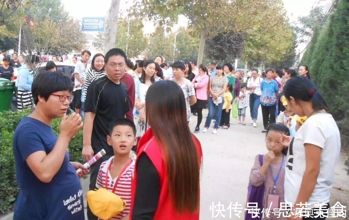 爸爸|放学爸爸接还是妈妈接,直接看出孩子家庭教育情况,准确率很高