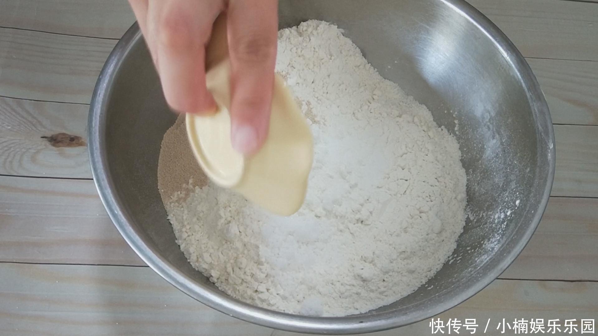早餐饼又出新做法,比包子馒头都好吃,我家一周吃三次,太香了